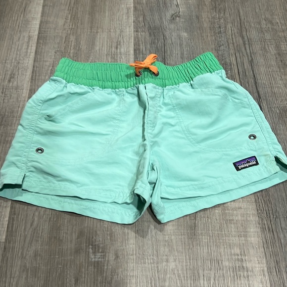 Patagonia Other - Girls Patagonia Baggies Shorts size M